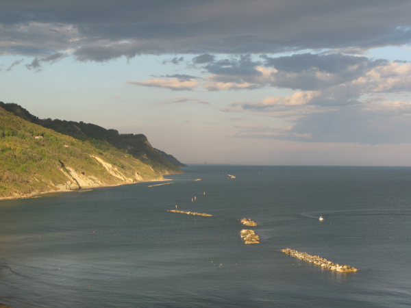 Panorama mattutino dalla Baia Flaminia