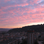 Giochi di nuvole e colori al tramonto in Baia Flaminia