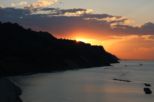 Tramonto in Baia Flaminia nella serata del 13 maggio 2018