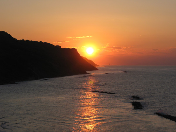 Il primo tramonto sul mare del 2015