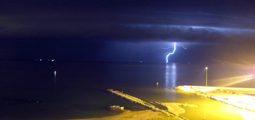 Fulmini in mare da Baia Flaminia