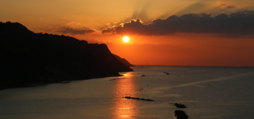 Tramonto in Baia Flaminia nella serata del 1 giugno 2018