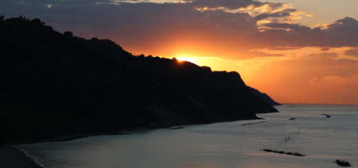 Tramonto in Baia Flaminia nella serata del 13 maggio 2018