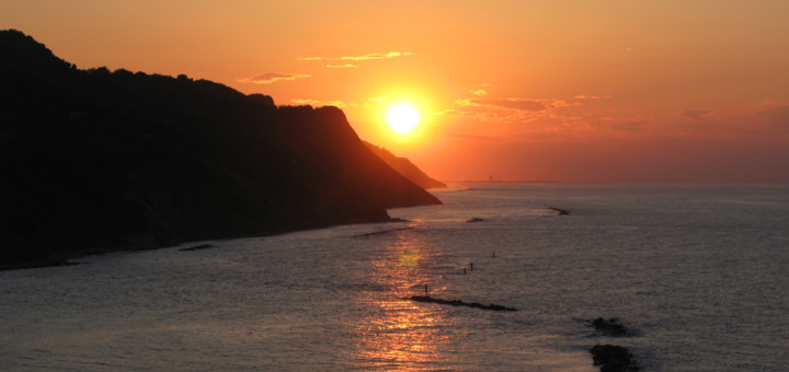 Il primo tramonto sul mare del 2015