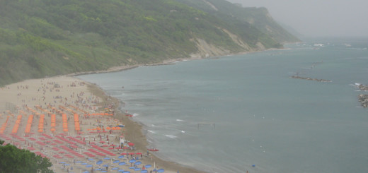 Tempesta di vento e sabbia in Baia Flaminia